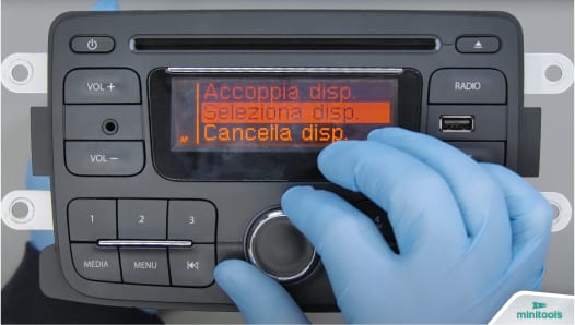 Repairing the Daewoo car radio knob replacing the encoder
